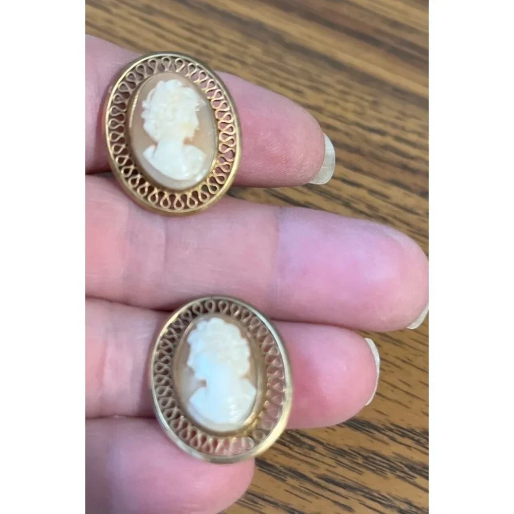 Winard 12k gold filled cameo pendant/brooch and clip earrings vintage
